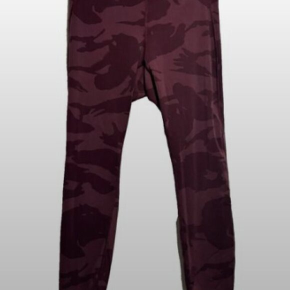 The North Face Women's Ankle Leggings Medium Maroon Camo High-Waist Pockets - Picture 1 of 13